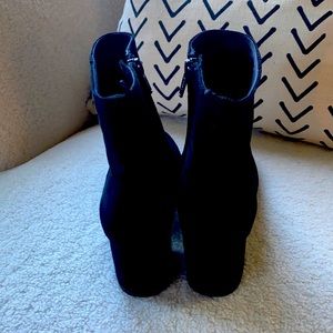 H&M black suede booties with zipper size 38